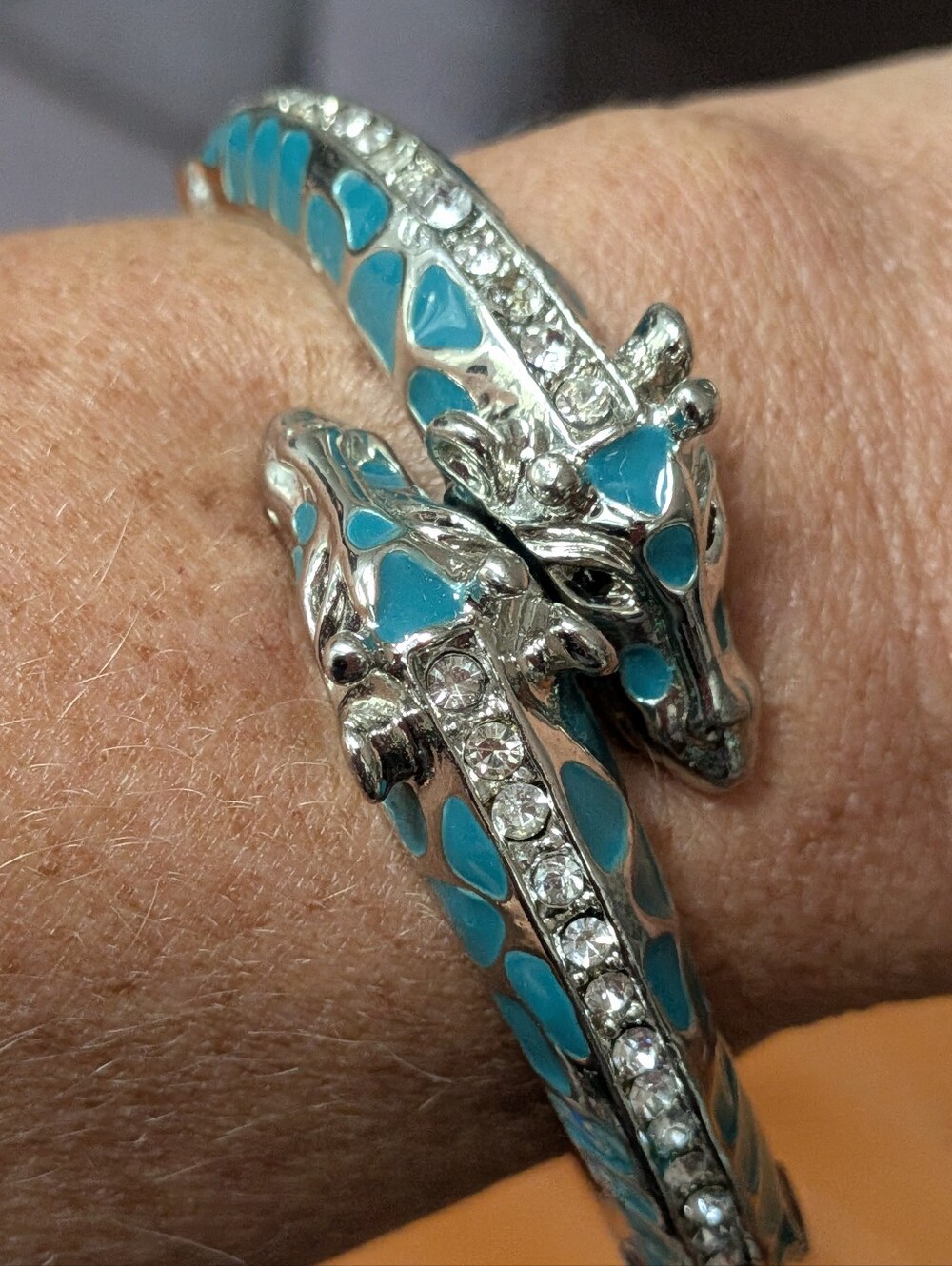 🦒✨ Teal Enamel Silver Giraffe Hinged Clamper Bracelet ✨🦒